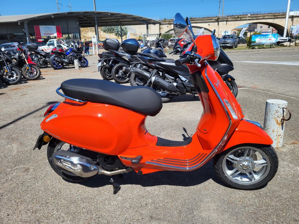 VESPA PRIMAVERA 125 4