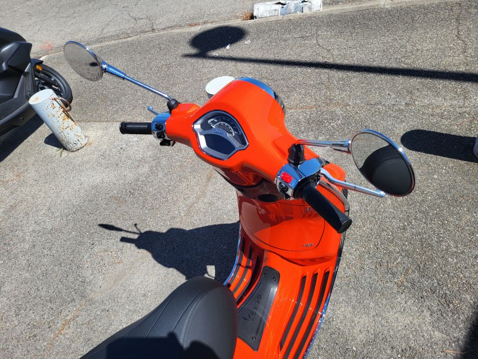 VESPA PRIMAVERA 125 4