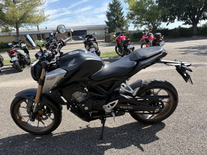 HONDA CB125R 4
