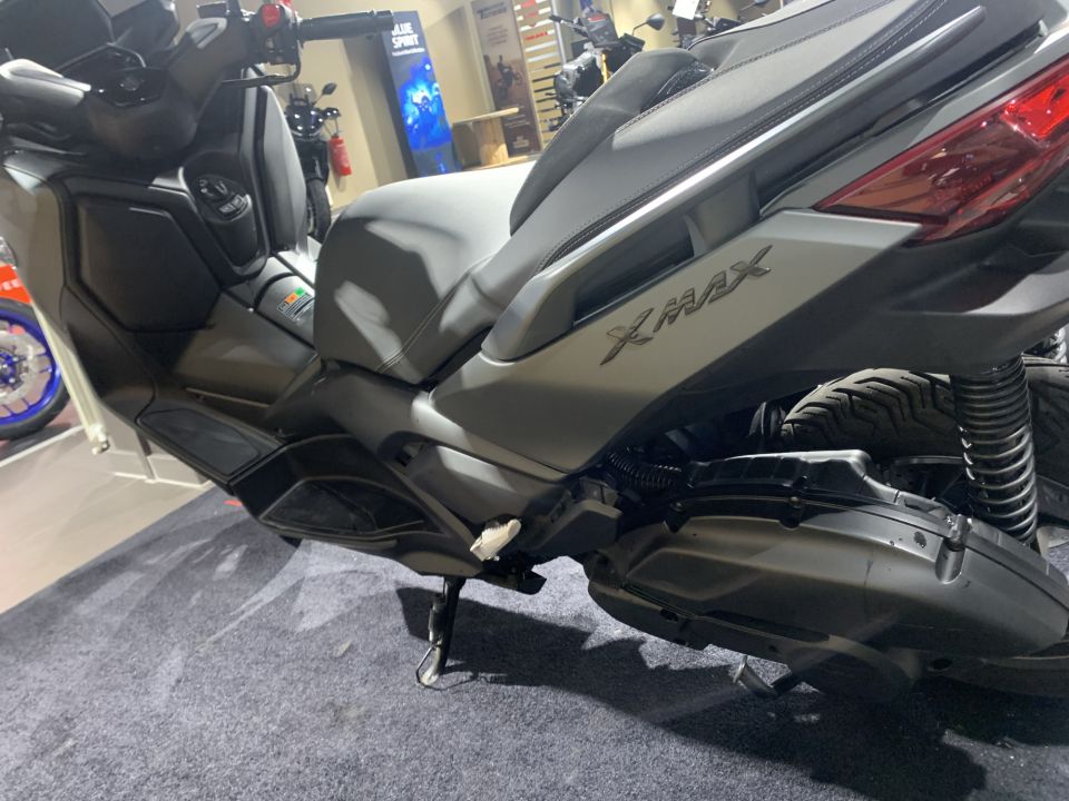 YAMAHA XMAX 125 4