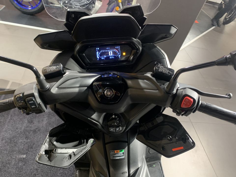 YAMAHA XMAX 125 4