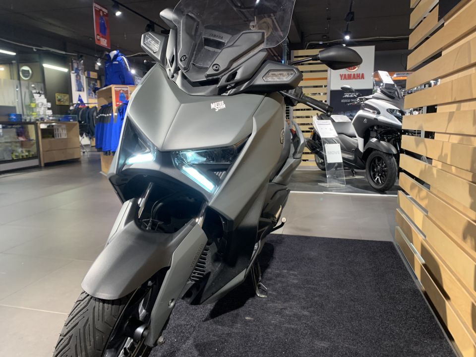 YAMAHA XMAX 125 4