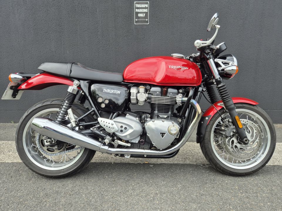 TRIUMPH THRUXTON 1200 4