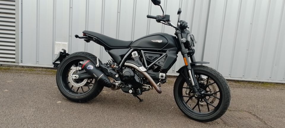 DUCATI SCRAMBLER 800 ICON DARK 4