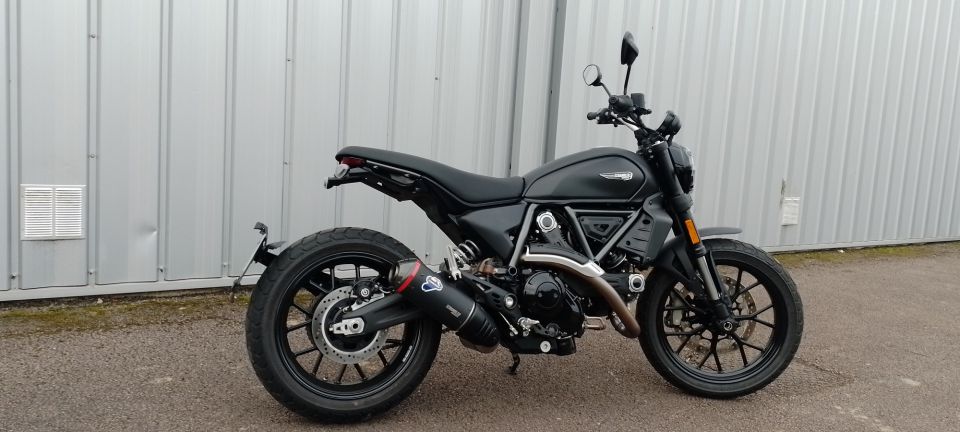 DUCATI SCRAMBLER 800 ICON DARK 4