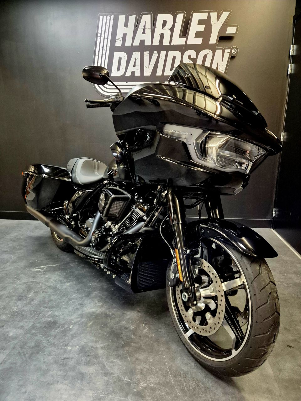 HARLEY-DAVIDSON TOURING ROAD GLIDE 1923 4