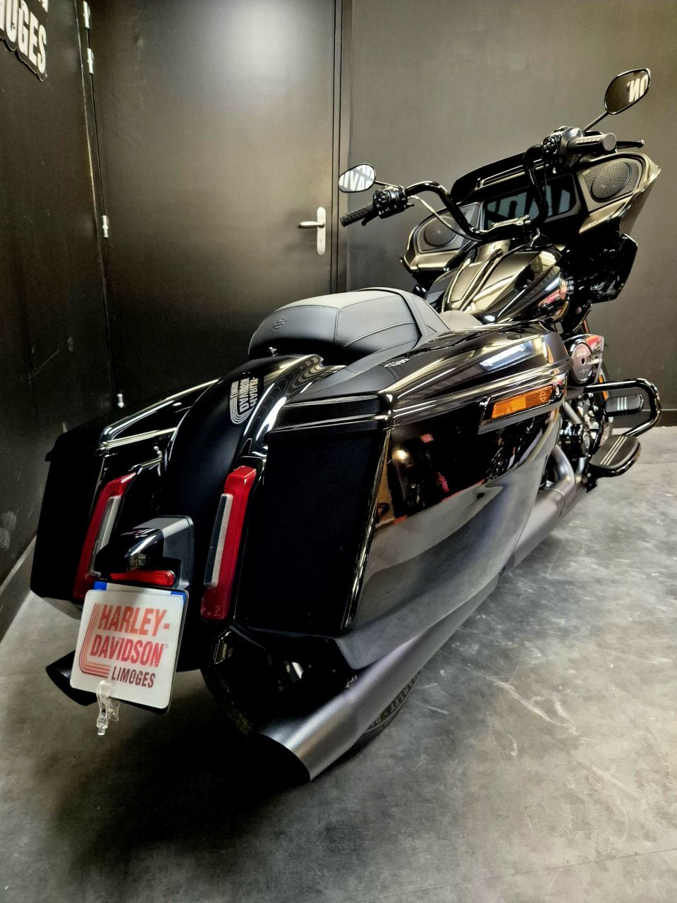 HARLEY-DAVIDSON TOURING ROAD GLIDE 1923 4