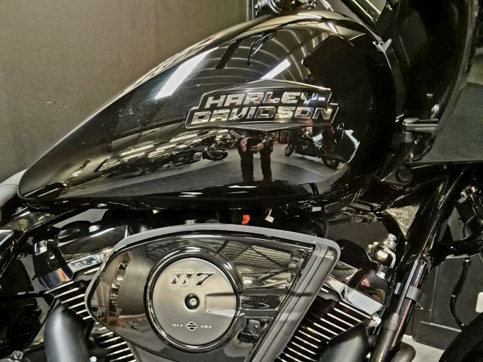 HARLEY-DAVIDSON TOURING ROAD GLIDE 1923 4