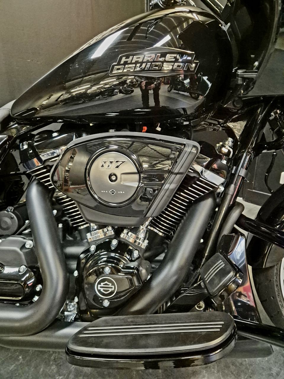 HARLEY-DAVIDSON TOURING ROAD GLIDE 1923 4