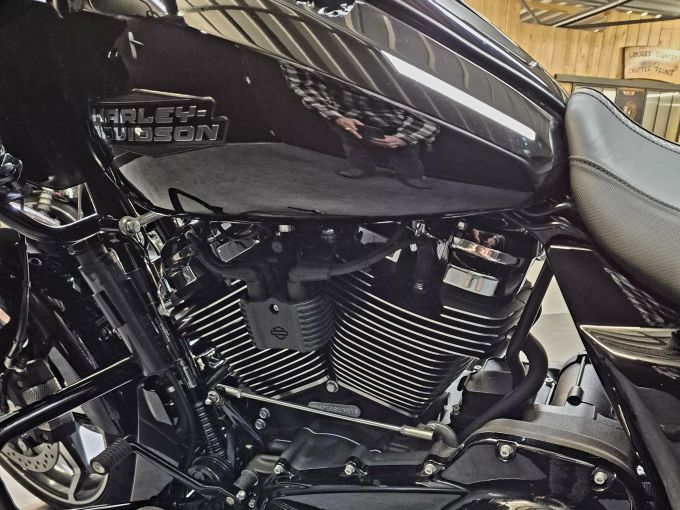 HARLEY-DAVIDSON TOURING ROAD GLIDE 1923 4