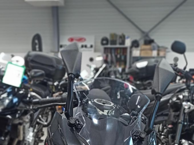 KAWASAKI NINJA 400 4
