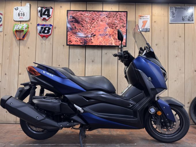 YAMAHA X-MAX 400 4