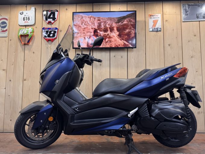 YAMAHA X-MAX 400 4