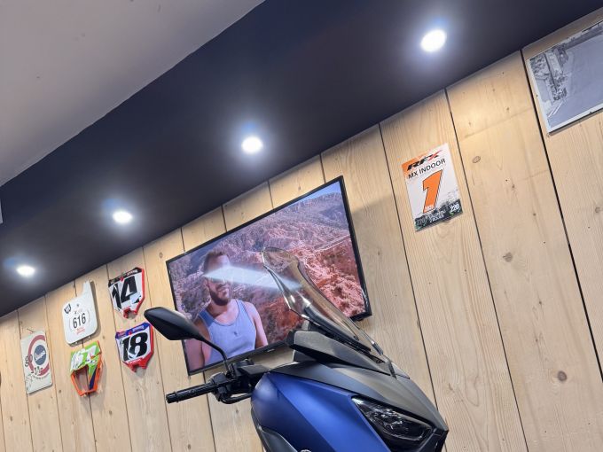 YAMAHA X-MAX 400 4