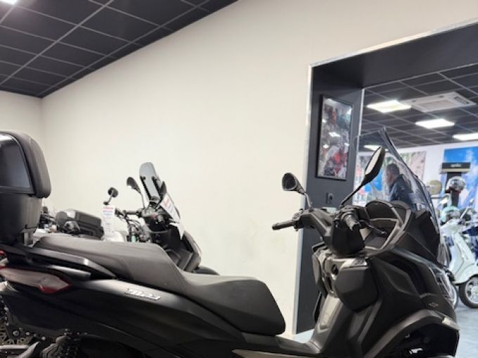PIAGGIO MP3 530 HPE EXCLUSIVE 4