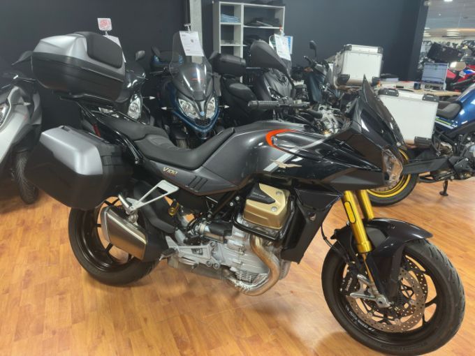 MOTO GUZZI V100 Mandello S 4