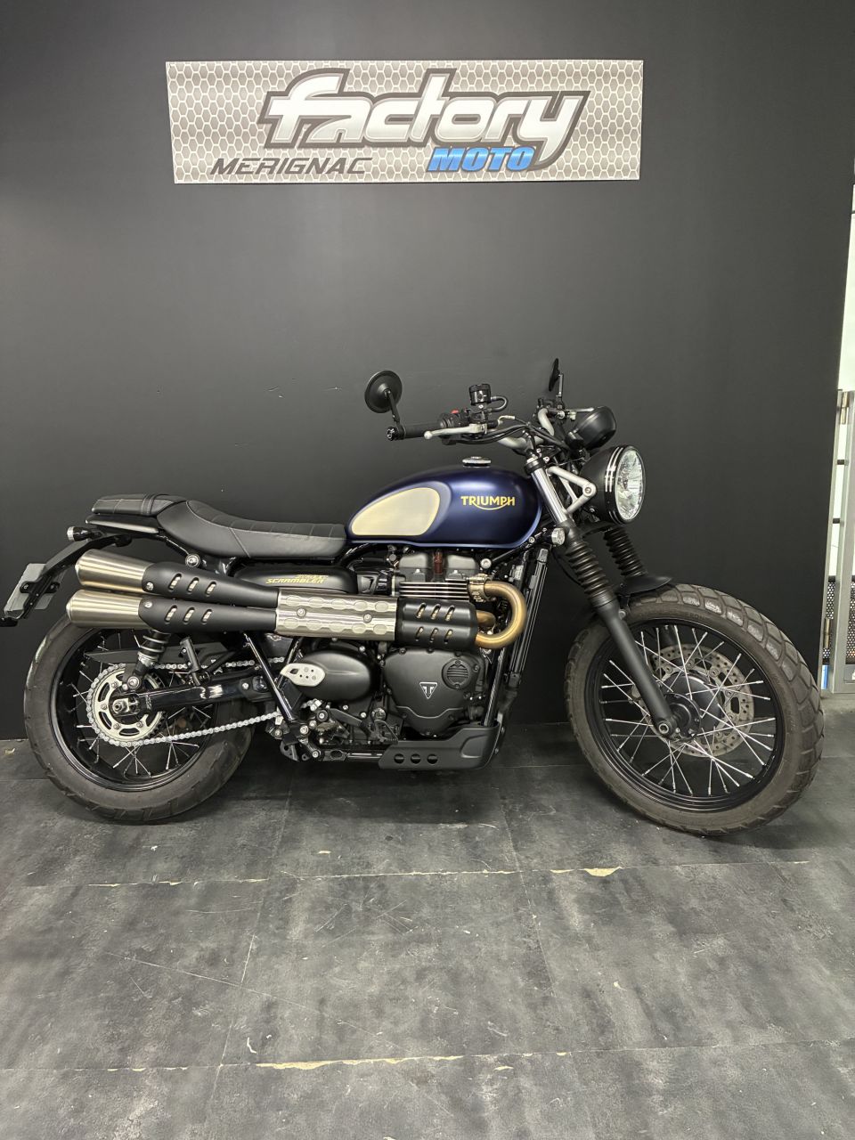 TRIUMPH STREET SCRAMBLER  900 4
