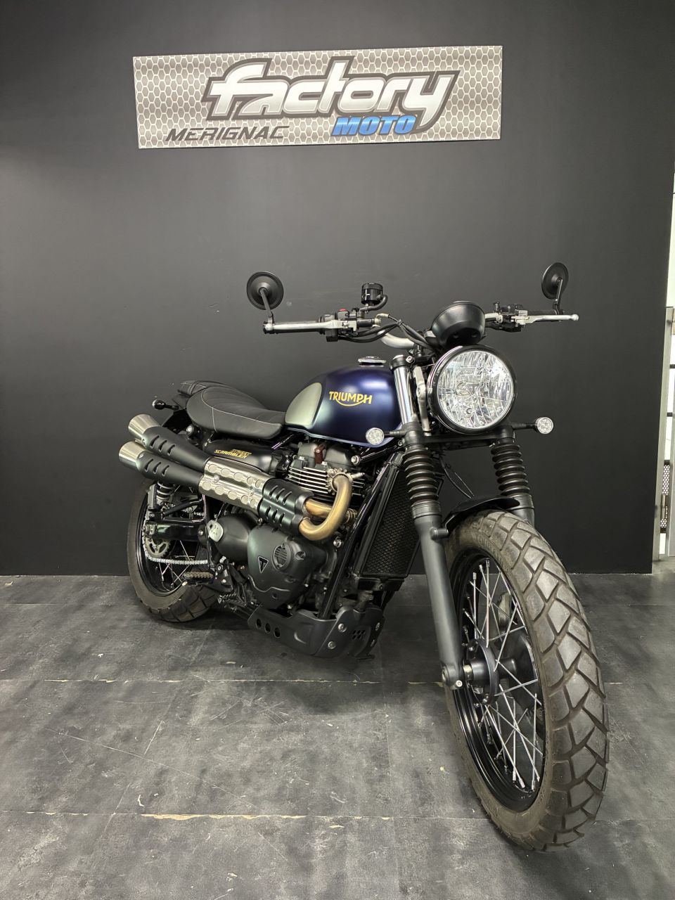 TRIUMPH STREET SCRAMBLER  900 4