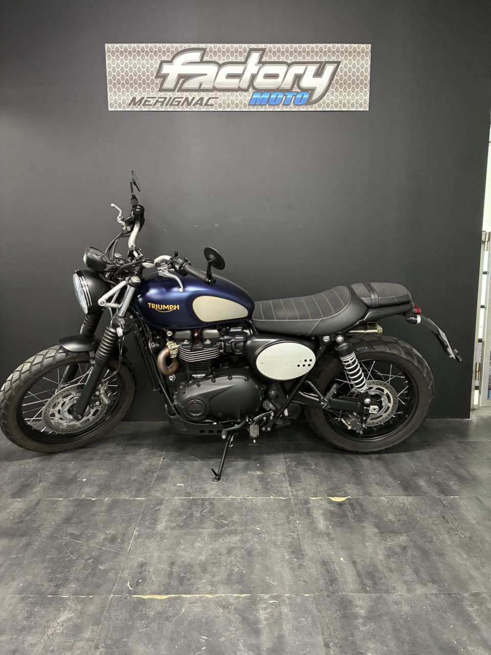 TRIUMPH STREET SCRAMBLER  900 4