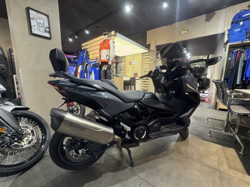 YAMAHA XP T-MAX 560 TECH MAX 4