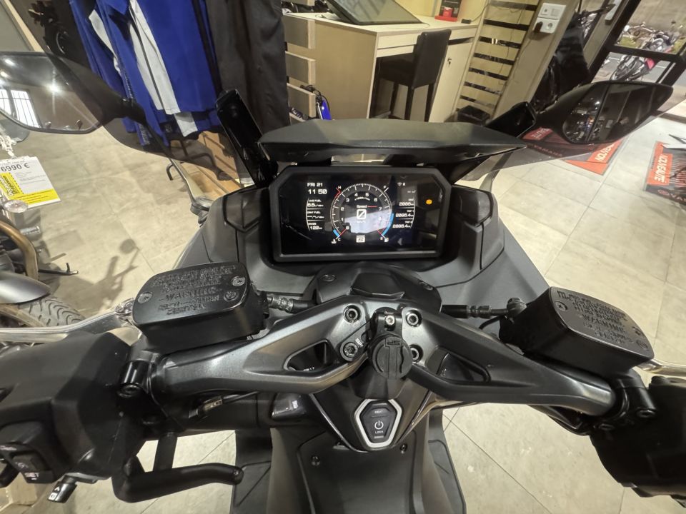 YAMAHA XP T-MAX 560 TECH MAX 4