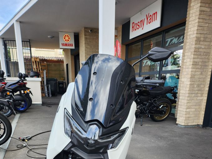 YAMAHA NMAX 125 4