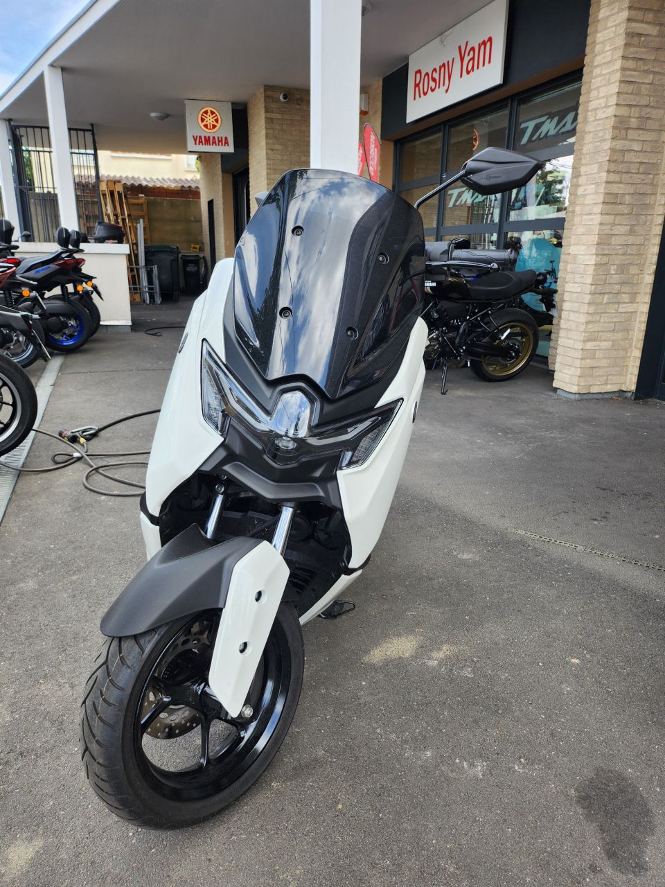 YAMAHA NMAX 125 4