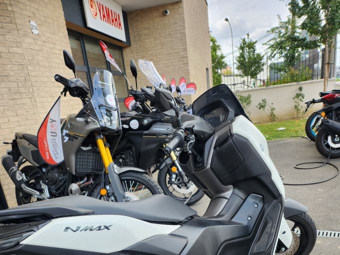 YAMAHA NMAX 125 4