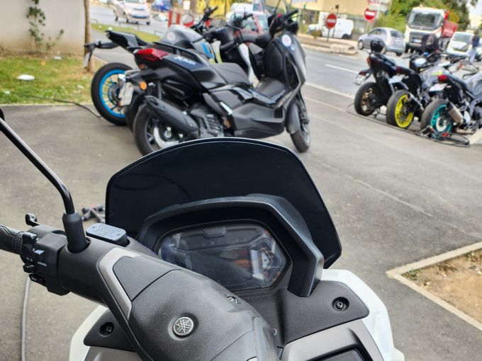 YAMAHA NMAX 125 4