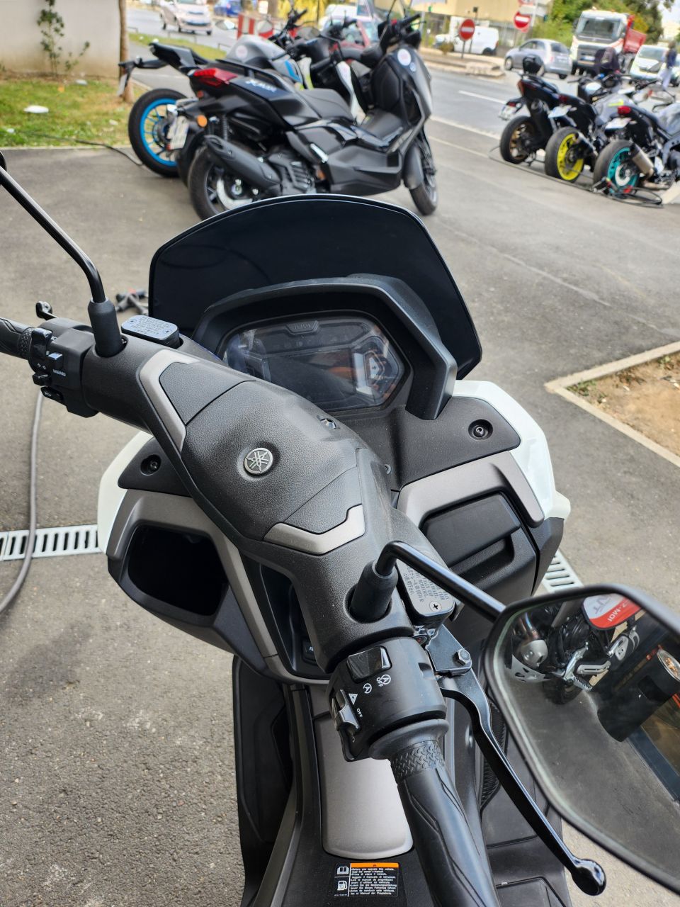 YAMAHA NMAX 125 4