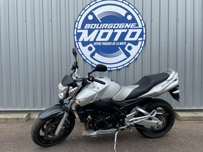 SUZUKI GSR 600 4