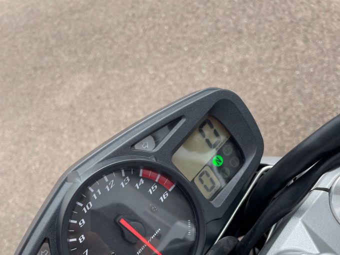 SUZUKI GSR 600 4