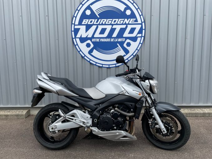 SUZUKI GSR 600 4