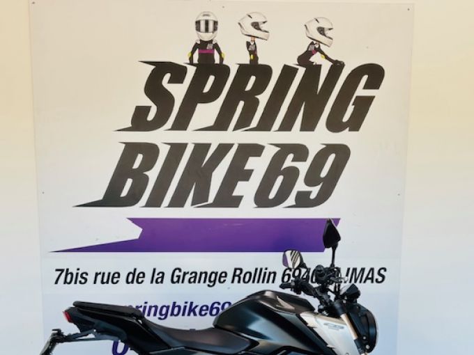 HONDA CB 125 R 4