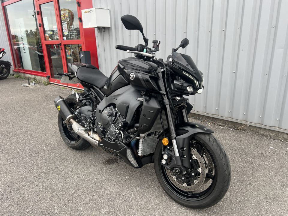 YAMAHA MT-10 4