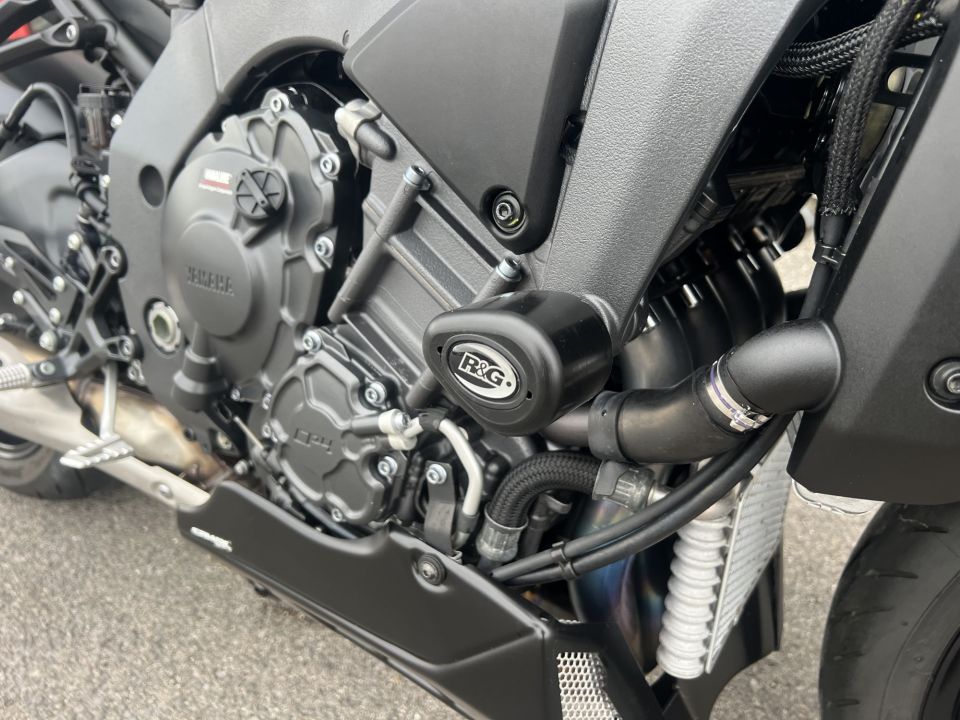 YAMAHA MT-10 4
