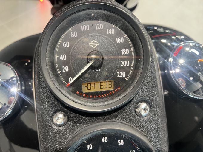 HARLEY-DAVIDSON DYNA LOW RIDER 1800 S 4