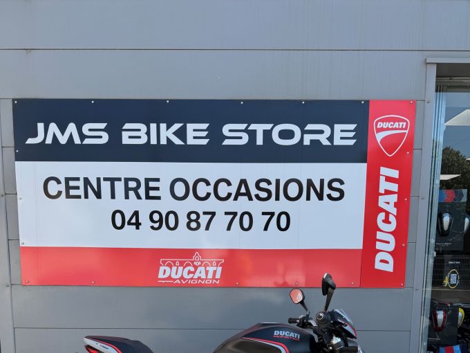 DUCATI MONSTER 821 4