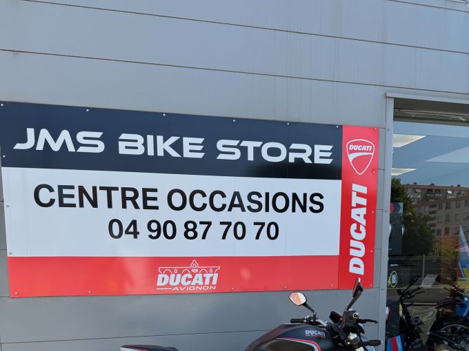 DUCATI MONSTER 821 4