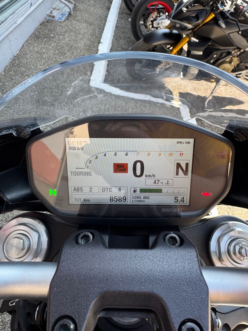 DUCATI MONSTER 821 4