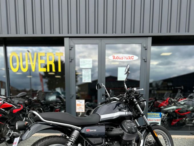 MOTO GUZZI V7 SPECIAL 4