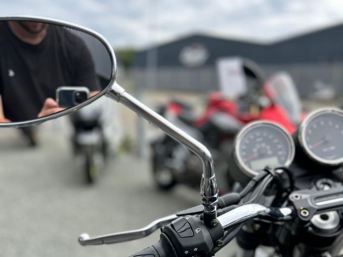 MOTO GUZZI V7 SPECIAL 4