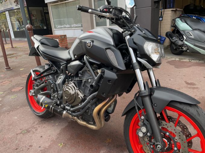 YAMAHA MT 07  MT07 A2 4