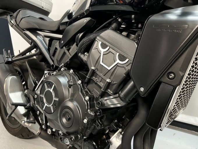 HONDA CB 1000 RA 4