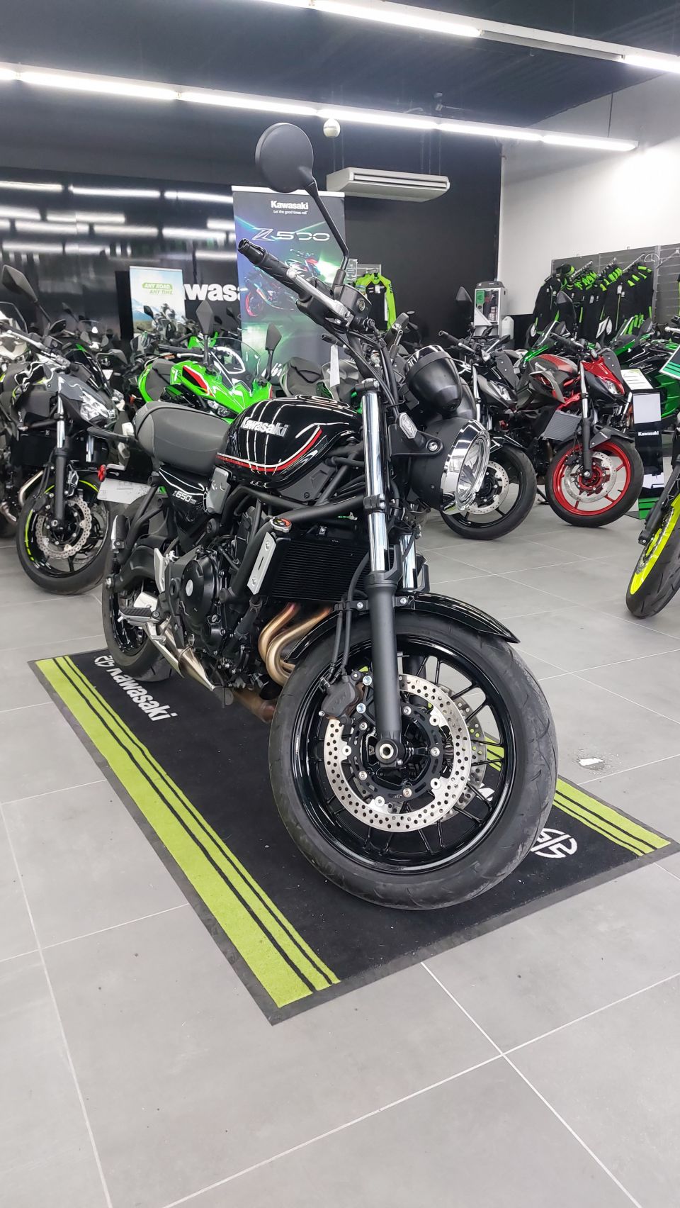 KAWASAKI Z 650 RS 4