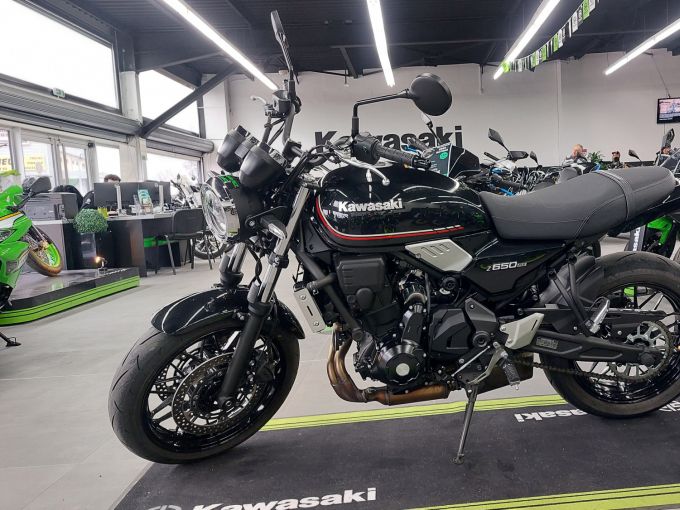 KAWASAKI Z 650 RS 4