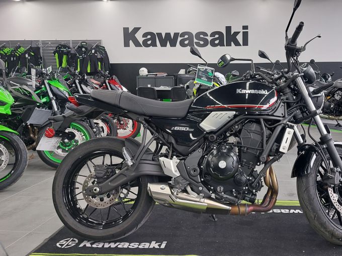 KAWASAKI Z 650 RS 4