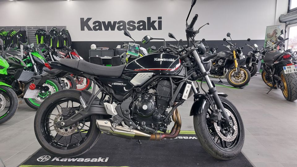 KAWASAKI Z 650 RS 4
