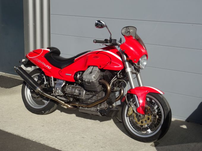 MOTO GUZZI V10 4