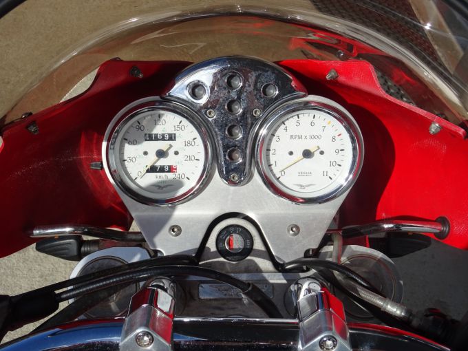 MOTO GUZZI V10 4